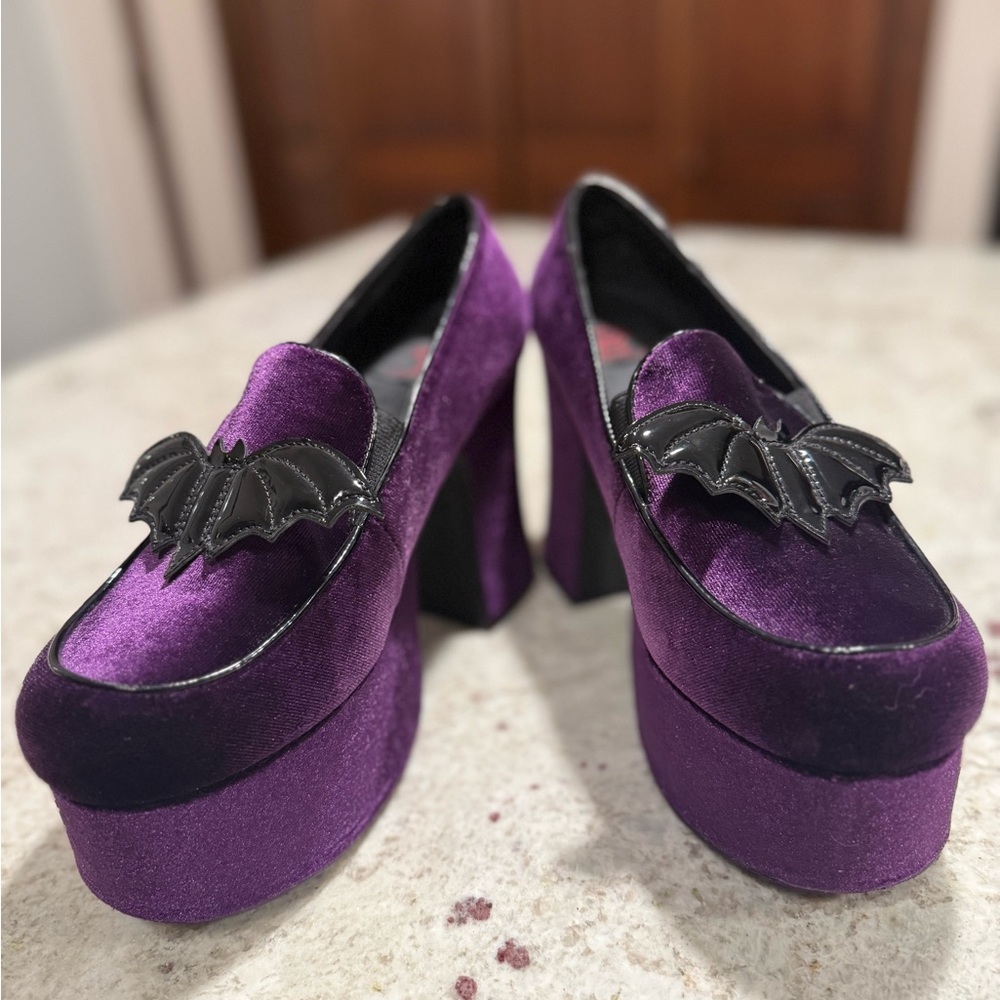 Strange Cvlt size 8 Purple Velour bat platform heels